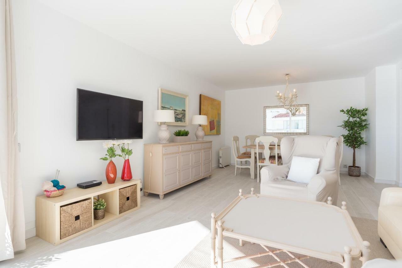 Tgh/ Marbella Beachfront And Center Exterior photo